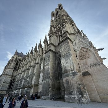 Cathédrale Notre-Dame de Reims - Huge and historic cathedral! - Churches Near Me - Reims, 51 Cathédrale Notre-Dame de Reims - Huge and historic cathedral! - Churches Near Me - Reims, 51