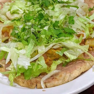Quesadilla La Reina del Sur by null