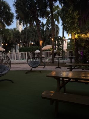 River House Wine & Bar by null