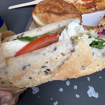 La Parisienne - Bakeries Near Me - Paris, 75