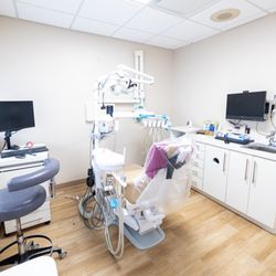 Ranan Wolff, DDS - Hewlett Dental Excellence