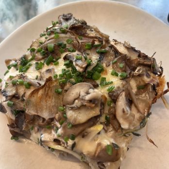 Parla - Full Shroom - Pizza Near Me - New York, New York