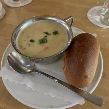 FRÜH am Dom - Potato soup - Beer Garden Near Me - Cologne, NW