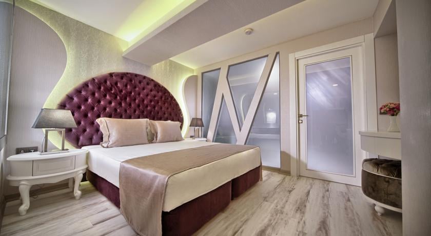 Demonti Otel