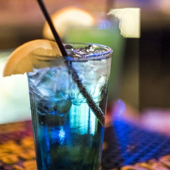 Litl Bit Bar And Grill - Sports Bars Near Me - Evans, Colorado