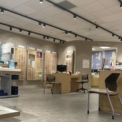 LensCrafters - Interior.