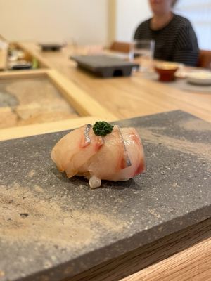 Sushi Akira by null
