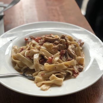 Carmelina's - Crazy Alfredo - Italian Near Me - Boston, Massachusetts