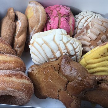 Delnorte Bakery 4 - a variety of doughnuts - Bakeries Near Me - Dallas, Texas Delnorte Bakery 4 - a variety of doughnuts - Bakeries Near Me - Dallas, Texas