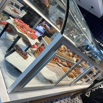 Paris Baguette - Bakeries Near Me - Honolulu, Hawaii Paris Baguette - Bakeries Near Me - Honolulu, Hawaii