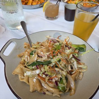 X Noodles & Dumplings - Veggie chow mein - Noodles Near Me - Portland, Oregon X Noodles & Dumplings - Veggie chow mein - Noodles Near Me - Portland, Oregon