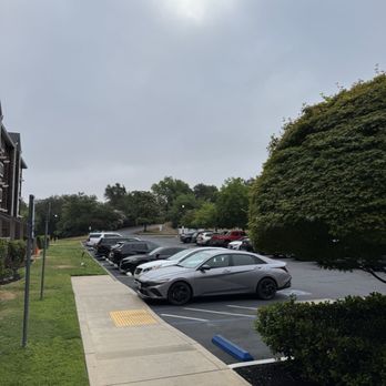 Lake Natoma Inn - Full lot- so is this good or bad? - Hotels Near Me - Folsom, California