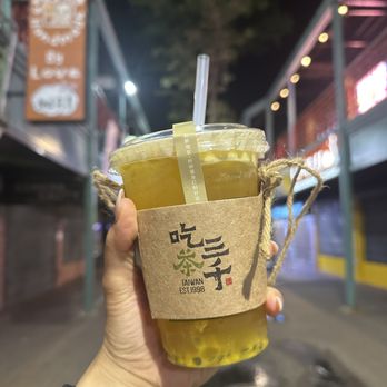 Chicha San Chen - Passion Fruit Osmanthus Oolong Tea - Bubble Tea Near Me - Chicago, Illinois Chicha San Chen - Passion Fruit Osmanthus Oolong Tea - Bubble Tea Near Me - Chicago, Illinois