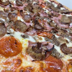 Our Roman's Special Pizza (meat lovers)
