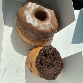 Five Daughters Bakery - Brownie batter mini & Chocolate Sea Salt - Bakeries Near Me - Franklin, Tennessee