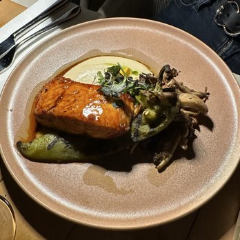 'O' Bar + Kitchen - Salmon - Cocktail Bars Near Me - Santa Barbara, California