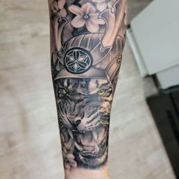 This memorial piece is in honor of my grandmother's Samurai ancestors and my mom aka Tygercat.