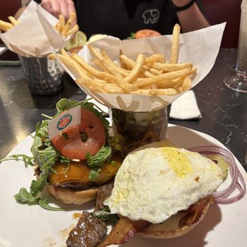 Silver Diner - Short rib burger - Diners Near Me - Woodbridge, Virginia Silver Diner - Short rib burger - Diners Near Me - Woodbridge, Virginia