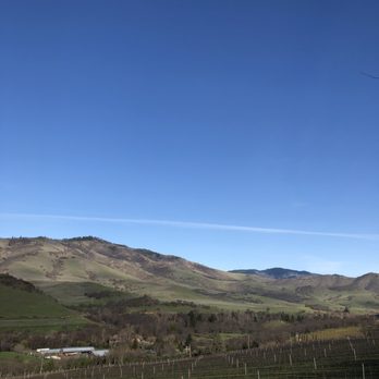 Irvine & Roberts Vineyards - Fabulous Views - Wine Tours Near Me - Ashland, Oregon