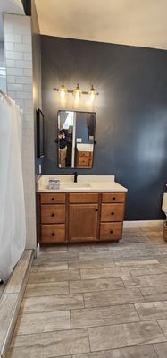 Dushin General Contractors Logo