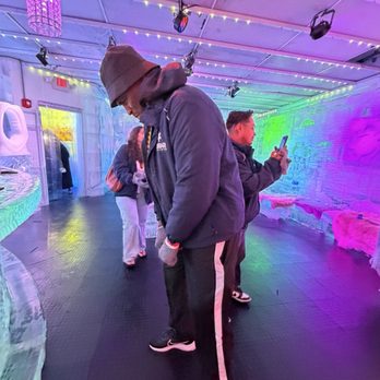 ICEBAR Orlando - Join the ice bar during the I Drive Nightlife Bar Crawl - Dance Clubs Near Me - Orlando, Florida