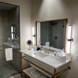 The Inn at Meadowbrook - Bathroom