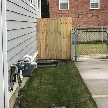 Upright Fence - Fences & Gates Near Me - Westland, Michigan Upright Fence - Fences & Gates Near Me - Westland, Michigan