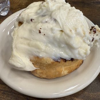 Courtyard Cafe Dells - Cinnamon roll with cream cheese frosting - Breakfast & Brunch Near Me - Wisconsin Dells, Wisconsin Courtyard Cafe Dells - Cinnamon roll with cream cheese frosting - Breakfast & Brunch Near Me - Wisconsin Dells, Wisconsin