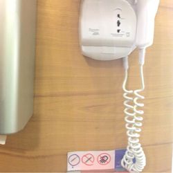Air France Arrivals Lounge - Terminal 2C - Hair dryer in showers