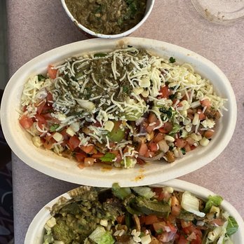 Chipotle Mexican Grill - Brown guacamole on all of my food and it smells - Mexican Near Me - Saint Louis, Missouri Chipotle Mexican Grill - Brown guacamole on all of my food and it smells - Mexican Near Me - Saint Louis, Missouri