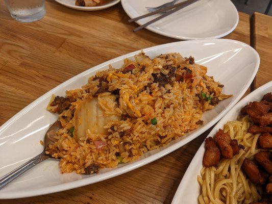 Joy Yee Noodle Roscoe by null