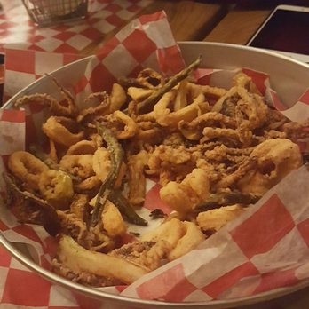 Giordano's - Calamari! Fried green beans. - Pizza Near Me - Chicago, Illinois Giordano's - Calamari! Fried green beans. - Pizza Near Me - Chicago, Illinois