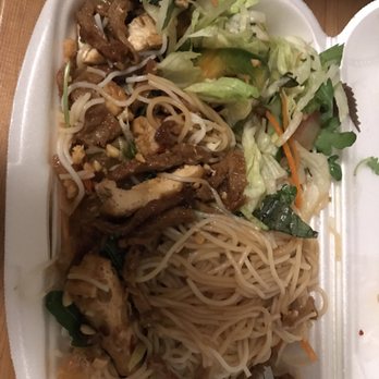 Soy - Rice noodle with seitan tofu and veggie dish - take out - Vietnamese Near Me - Berlin, BE Soy - Rice noodle with seitan tofu and veggie dish - take out - Vietnamese Near Me - Berlin, BE