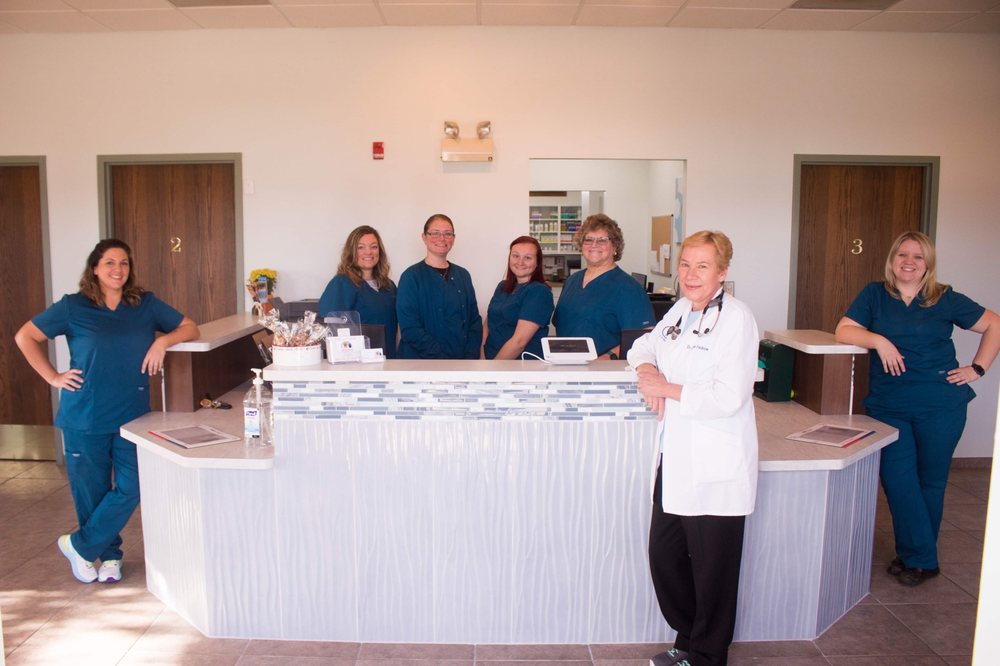 4 PAWS PET CLINIC Updated June 2024 711 Almar Pkwy, Bourbonnais