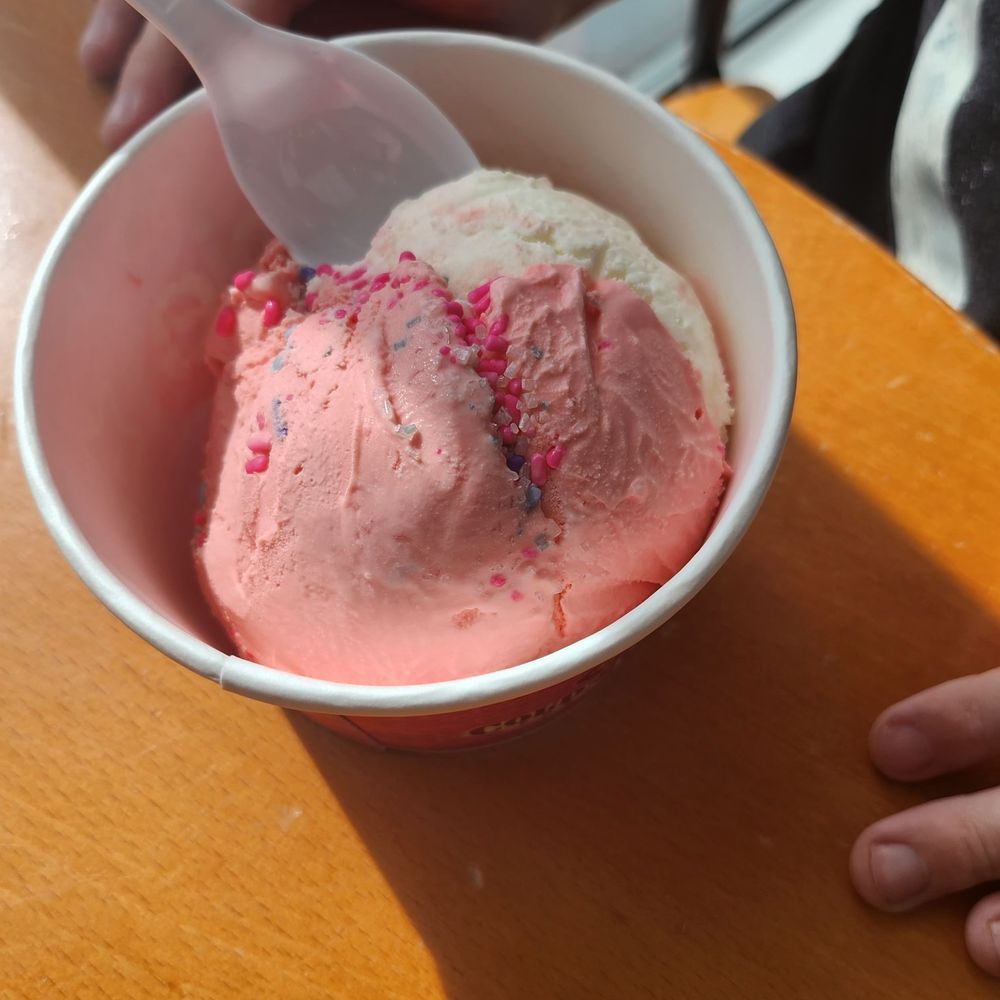 Cold Stone Creamery - Cotton candy barbie ice cream - Ice Cream & Frozen Yogurt Near Me - Orlando, Florida