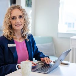 Maura Bain - Berkshire Hathaway HomeServices Towne Realty