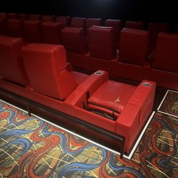 CMX Cinemas Liberty Luxury 15 & Cinébistro - Seat completely broken off