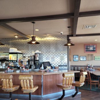 Black Bear Diner Tracy - Dining and bar service - American Near Me - Tracy, California