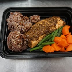 Lean On Meals Calgary - If Quality means something to you, check out our Baked Maple Mustard Salmon, packed up with some Mixed Wild Rice pilaf and mixed vegetables.
