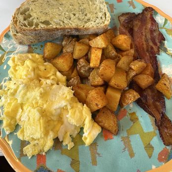 Colorful Plate Cafe - Farmer's Breakfast. - Salad Near Me - Plover, Wisconsin