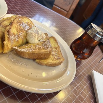 Stagecoach Restaurant - French Toast - Breakfast & Brunch Near Me - Sacramento, California Stagecoach Restaurant - French Toast - Breakfast & Brunch Near Me - Sacramento, California