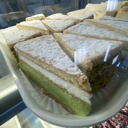 Pistachio and ricotta slice