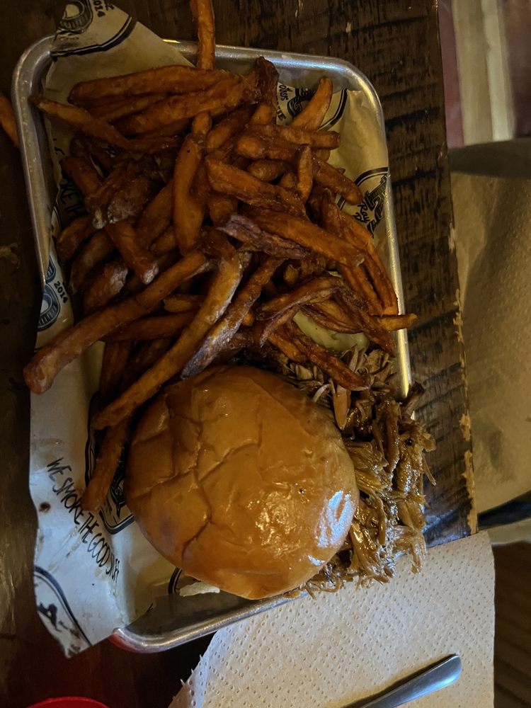Food from Ray Brothers Barbeque