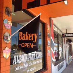 Albion Park Cakes - Front door