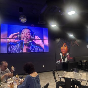 Flashbackz Lounge & Grill - Lounges Near Me - Whittier, California