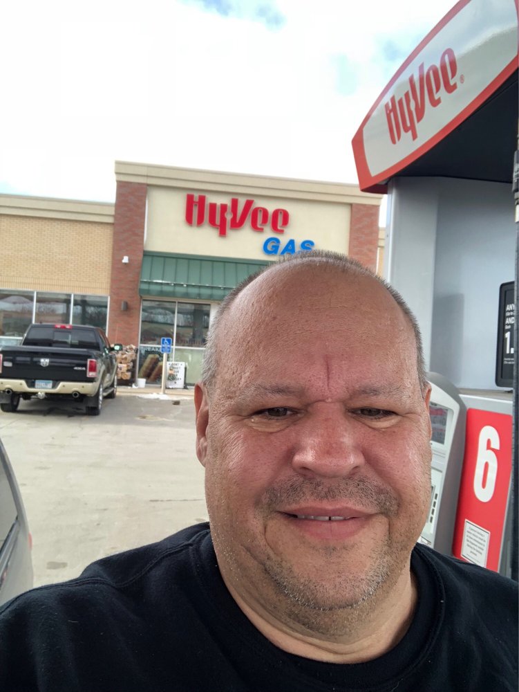 HYVEE FAST & FRESH Updated August 2024 2717 Bridge Ave, Albert Lea, Minnesota Convenience