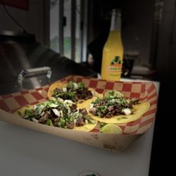 Dos Locals - Street tacos