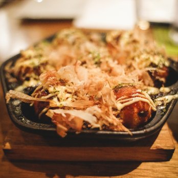 Mr Max - Takoyaki appetizer.... these things are ALIVE o.o :D - Sushi Bars Near Me - Irving, Texas