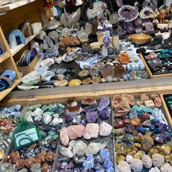 Weihnachtsmarkt am Schadowplatz - Mineralien und Edelsteine.  Minerals and precious stones.