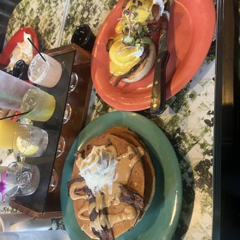 The Friendly Toast - King pancakes and friendly Benny - Breakfast & Brunch Near Me - Danvers, Massachusetts The Friendly Toast - King pancakes and friendly Benny - Breakfast & Brunch Near Me - Danvers, Massachusetts